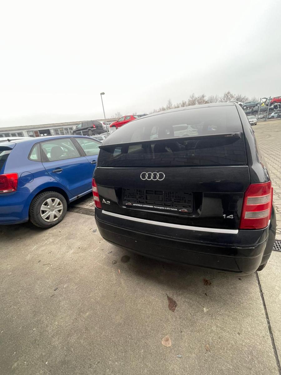 Audi A2 8Z original Kotflügel rechts LY9B Brilliantschwarz BJ01